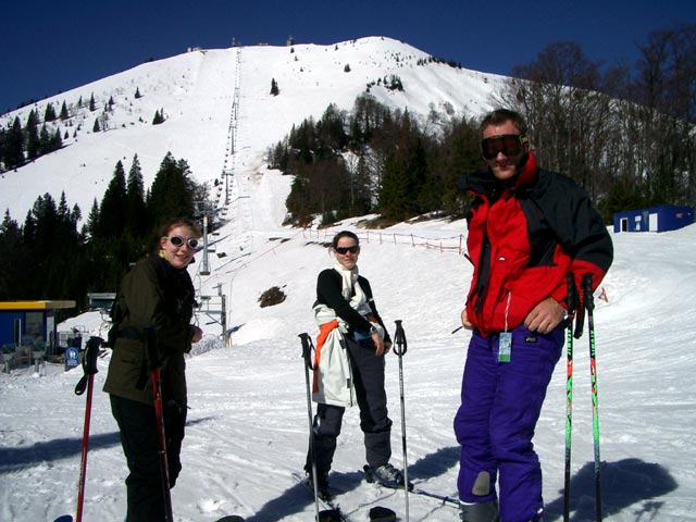 Yasmin, Daniela und Erich bei der Mittelstation