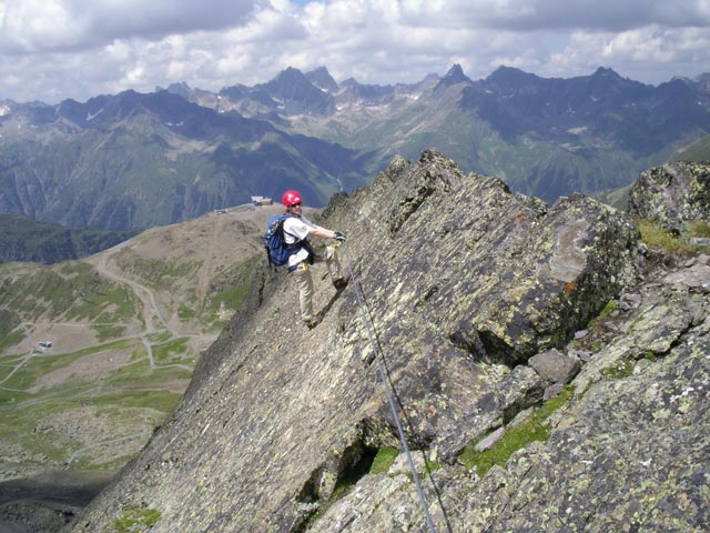 Flimspitz-Klettersteig: Daniela am Westgrat