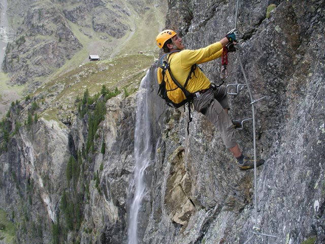 Anton Renk-Klettersteig: Axel in der Schlüsselstelle