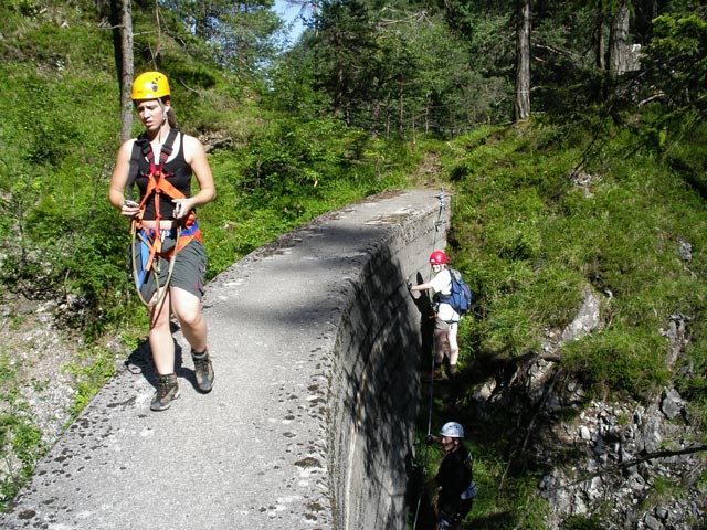 ÖTK-Klettersteig: Theresa, Daniela und Norbert im Ausstieg (7. Juli)