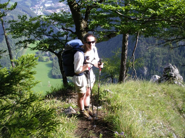 Daniela auf Weg 822 zwischen Senkkögel und Leopoldsteiner See