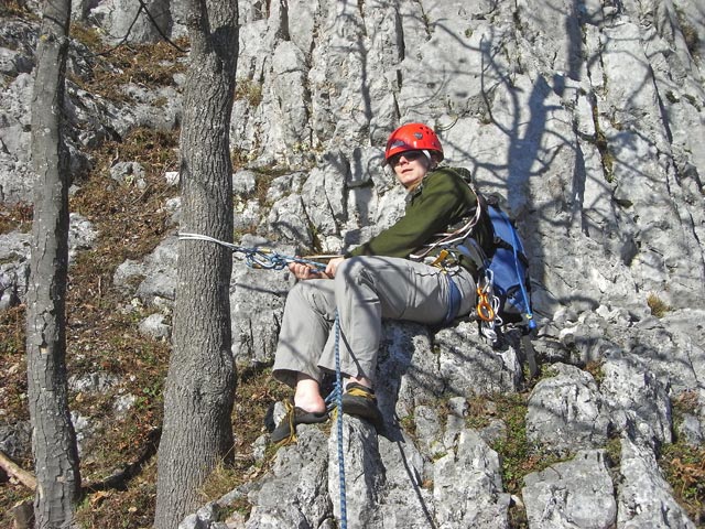 Postlerweg: Daniela am Stand nach der 7. Seillänge
