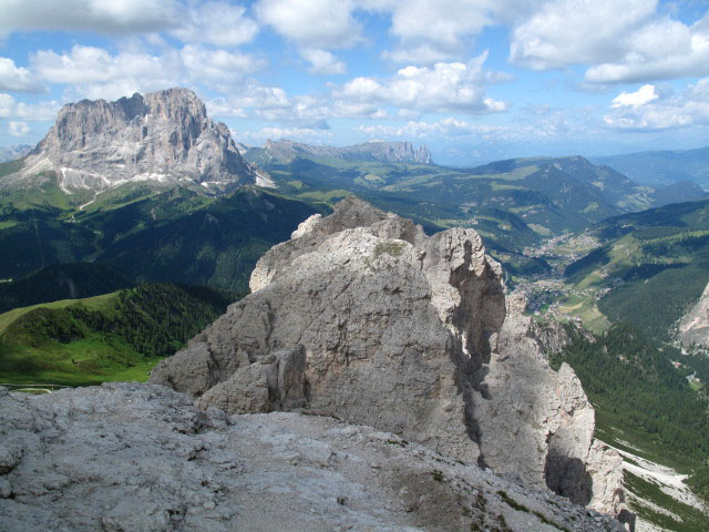 Langkofel und Kleine Cirspitze von der Gro&szlig;en Cirspitze aus (4. Juli)