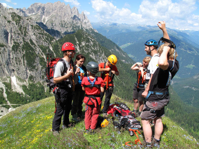 Peter, Lea, Martin, Ada, Jonna, Helmut und Emil zwischen Zellinscharte und Bügeleisenkante (13. Juli)