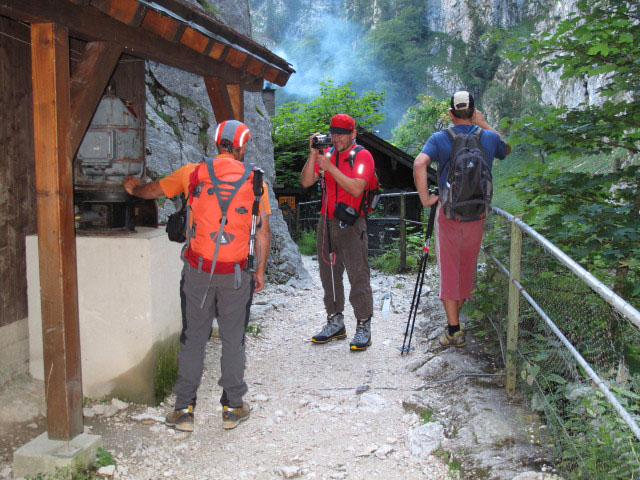 Erhard, Axel und Andreas bei der Höllentaleingangshütte