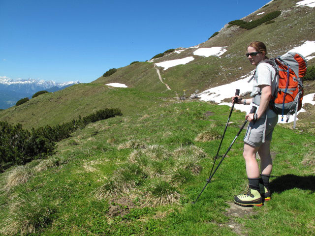 Daniela zwischen Halsl und Birgitzköpflhütte