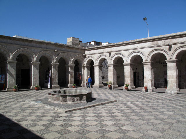 Iglesia de la Compa&ntilde;ia in Arequipa (6. Juli)