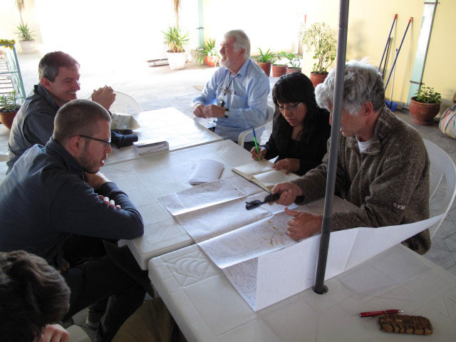 Roland, Norbert, Max, ? und Harald in der Escuela de Espa&ntilde;ol Ari Quipay in Ariquipa (6. Juli)