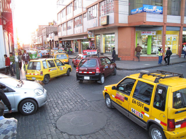 Kreuzung Calle Pierola und Calle San Camilo in Arequipa (6. Juli)