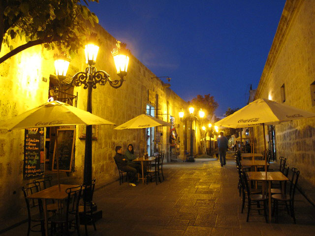 Calle de Los Bares in Arequipa (6. Juli)