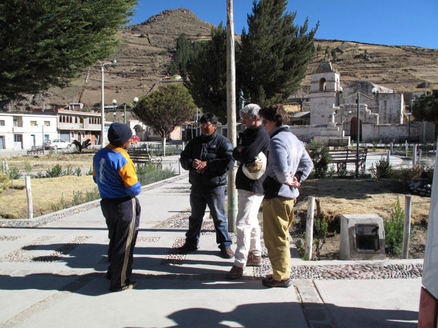 Harald und Valentin auf der Plaza de Armas in Tuti, 3.790 m (10. Juli)