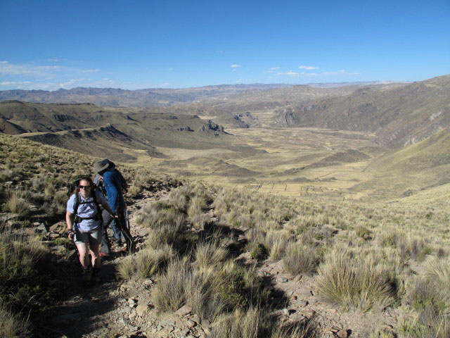 Daniela und Norbert zwischen &Ntilde;aupallacta und Nevado Mismi (10. Juli)