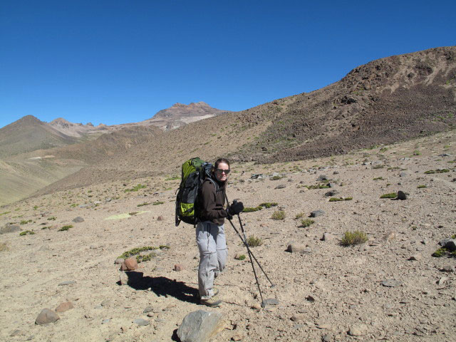 Daniela zwischen &Ntilde;aupallacta und Nevado Mismi (11. Juli)