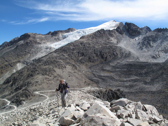 Daniela zwischen Laguna Janq'u Quta und Cerro Wila Lluxita (26. Juli)