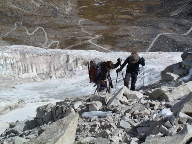 Daniela und Norbert zwischen Laguna Janq'u Quta und Cerro Wila Lluxita (26. Juli)