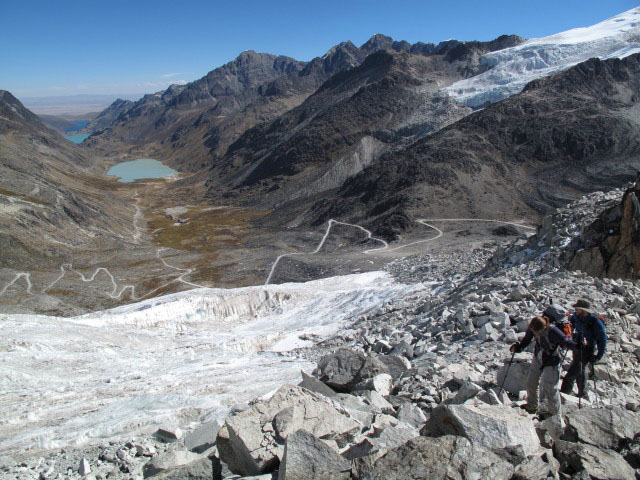 Daniela und Norbert zwischen Laguna Janq'u Quta und Cerro Wila Lluxita (26. Juli)