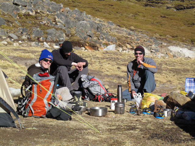 Daniela, Norbert und Roland bei der Laguna Janq'u Quta (27. Juli)