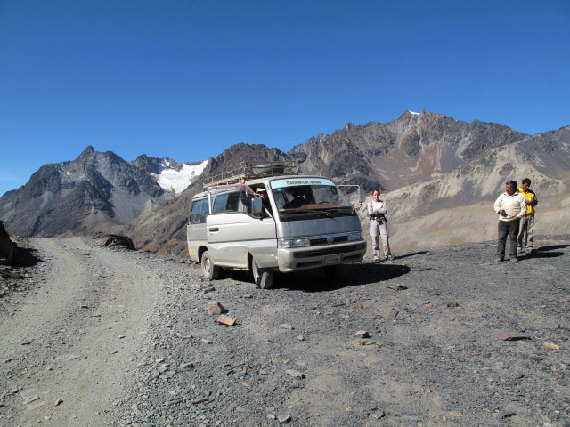 Harald, Daniela, ? und ? zwischen Laguna Janq'u Quta und Laguna Quta Thiya (28. Juli)