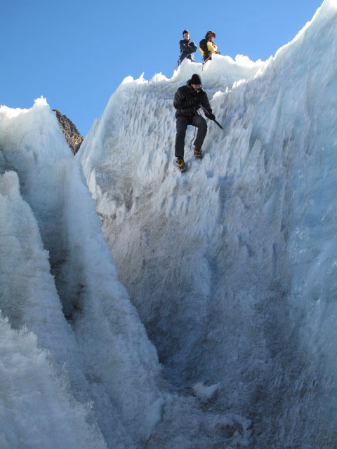 Roland, Norbert und ? am Fu&szlig; des Huayna Potosi (30. Juli)