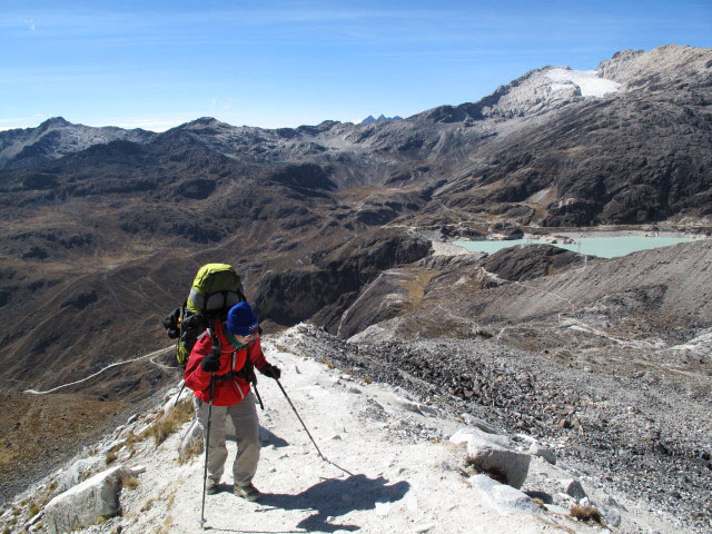 Daniela zwischen Refugio Jank'u Khunu Uta und Refugio Campo Alto Roca (31. Juli)