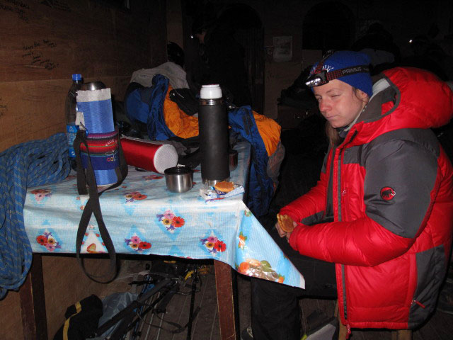 Daniela im Refugio Campo Alto Roca, 5.130 m (1. Aug.)