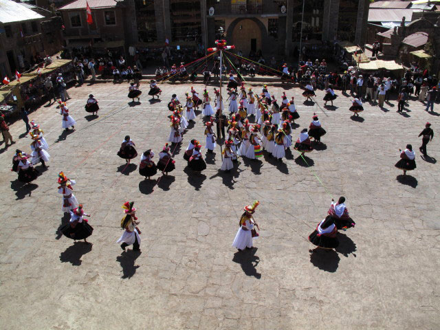 Fiesta de Santiago auf der Isla Taquile im Lago Titicaca, 3.950 m (3. Aug.)