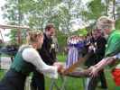 Marlies, Gregor, Andreas und ? beim Gasthof Bauernhofer, 1.132 m (21. Mai)