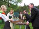 ?, Marlies, Gregor und Andreas beim Gasthof Bauernhofer, 1.132 m (21. Mai)