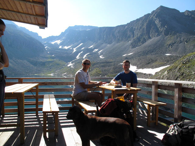 Manuela, ich und Norbert beim Arthur-von-Schmid-Haus, 2.275 m (9. Juli)