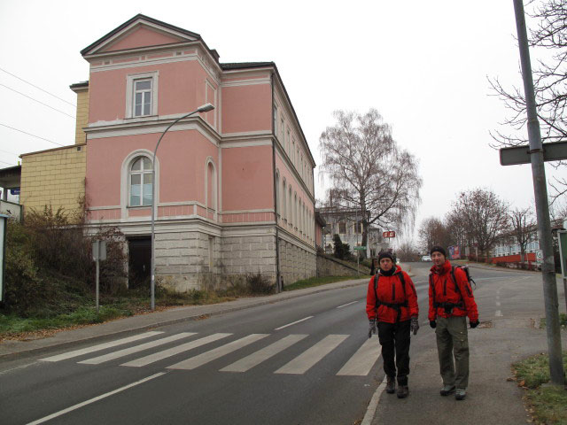 Gudrun und Christoph beim Bahnhof Mürzzuschlag