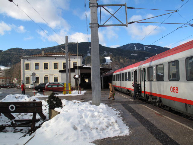 ÖBB-IC 557 im Bahnhof Mürzzuschlag, 681 m (31. Dez.)