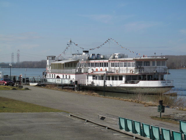 MS Stadt Wien auf der Donau