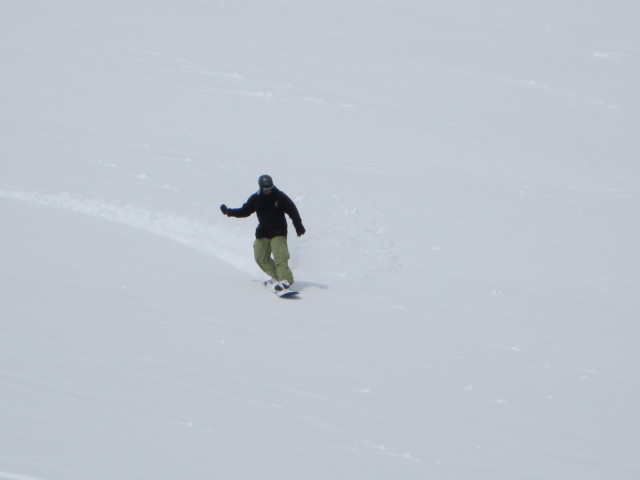 Markus neben der Piste 20 (23. Apr.)
