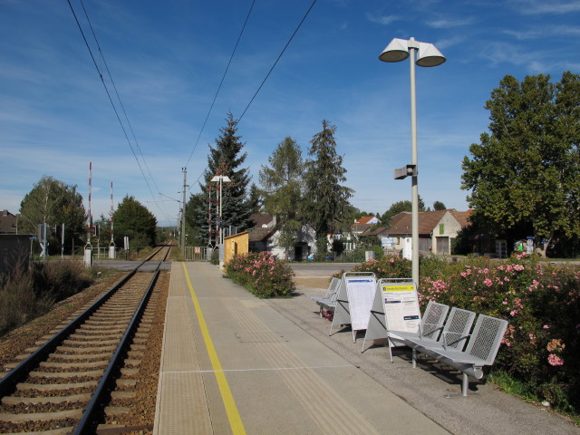 Haltestelle Höbersdorf, 191 m