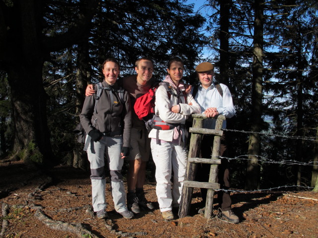 Carmen, ich, Romy und Alexander zwischen Ochsenhöhi und Hundwiler Höhi