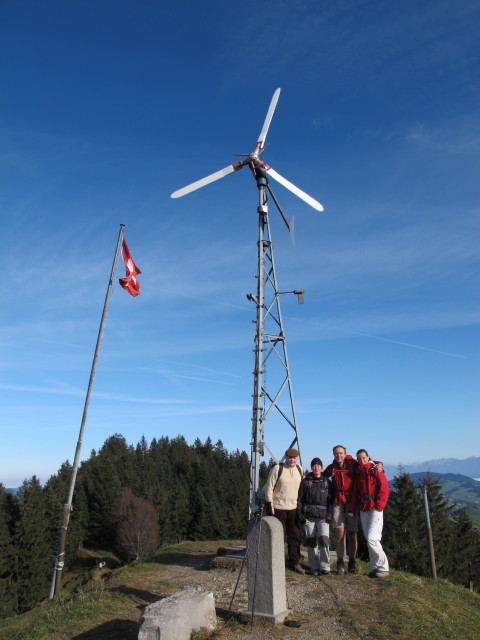 Alexander, Carmen, ich und Romy auf der Hundwiler Höhi, 1.306 m