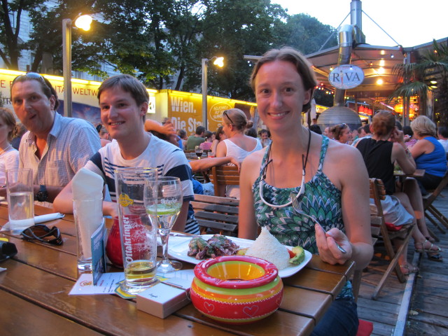 Wolfgang, Jakob und Carmen im 'Casa Caribeña' auf der Summerstage