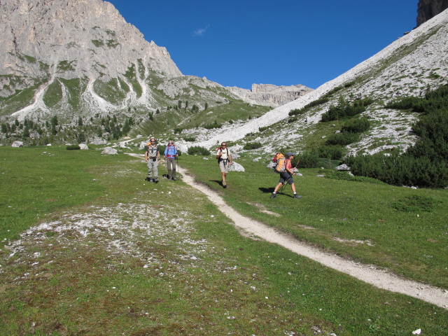 Christoph, Susanne, ich und Gudrun am Weg 2 zwischen Forces de Sieles und Regensburger Hütte (10. Aug.)