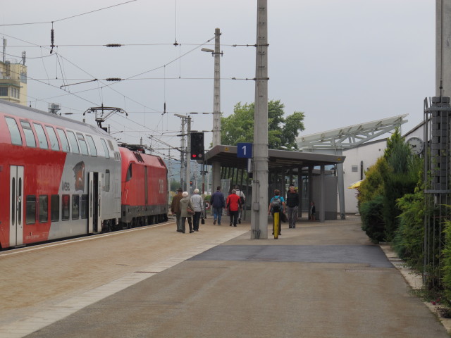 1116 185-0 mit REX 2102 'Blockheide' im Bahnhof Gmünd, 499 m