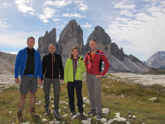 Mario, Florian, Martha und ich bei der Drei-Zinnen-Hütte (22. Sept.)