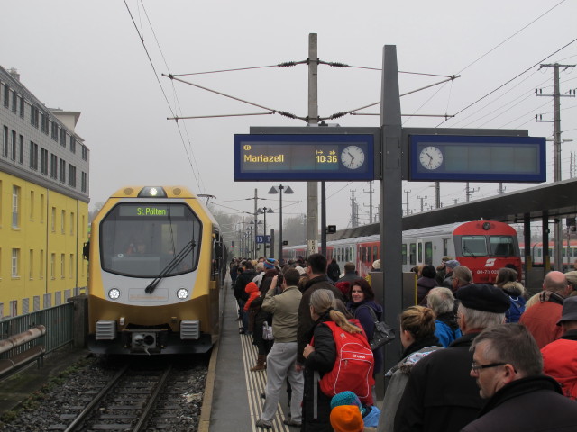 ET3 als P 6809 im Hauptbahnhof St. Pölten, 273 m