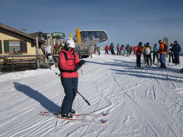 Elisabeth bei der Bergstation der Steinbergkogelbahn, 1.973 m (17. Jän.)