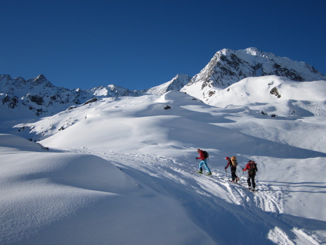 Kai, Christoph und Gudrun zwischen Franz-Senn-Hütte und Stiergschwez (17. Apr.)