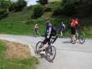 Rudolf, Erich, Josef und Erwin am Lafnitztal-Radweg in Wolfau (21. Juni)