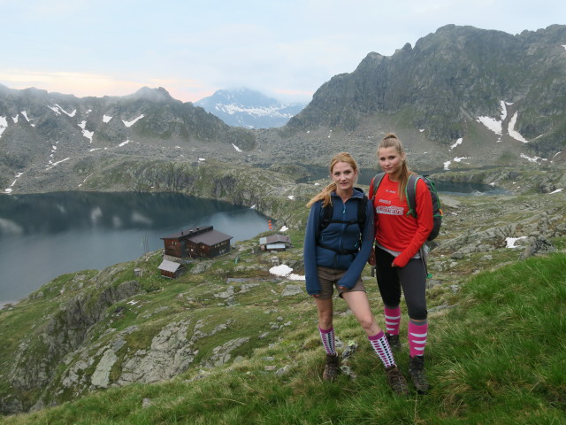 Evelyn und Miriam zwischen Wangenitzseehütte und Petzeck (2. Juli)