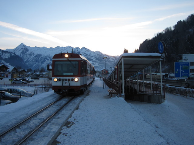 R 3323 im Bahnhof Schüttdorf Areitbahn