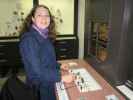 Krahuletz-Museum: Sabine in der Ausstellung 'Gesteine'