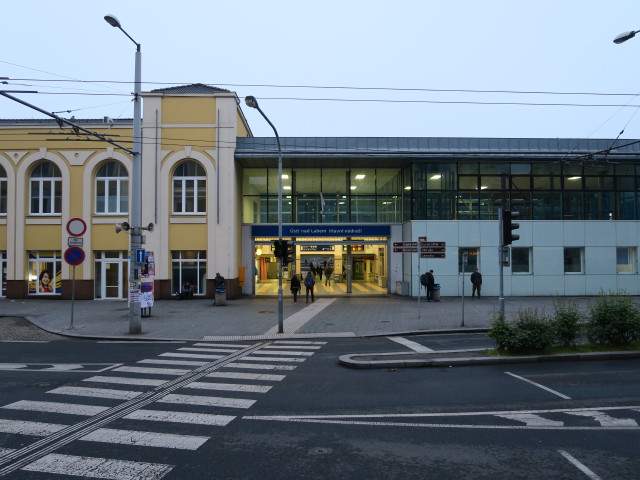 Hauptbahnhof, 145 m