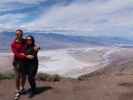 Sabine und ich auf Dante's View im Death Valley National Park, 1.669 m (22. Mai)