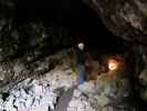 Sabine in der Sentinel Cave im Lavabeds National Monument (24. Mai)